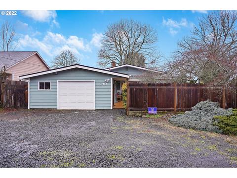 240 Eureka Ave, Silverton, OR 97381 photo 1
