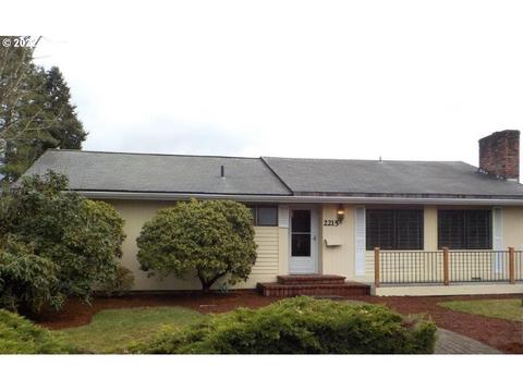 2215 20th St, Springfield, OR 97477 photo 1