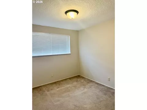 Bedroom - 4478 Hilton Dr, Eugene, OR 97402 photo 1 of 5