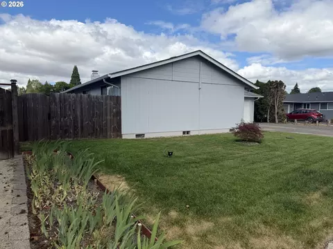 Exterior - 4478 Hilton Dr, Eugene, OR 97402 photo 15 of 17