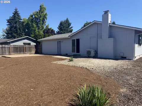 Exterior - 4478 Hilton Dr, Eugene, OR 97402 photo 9 of 17