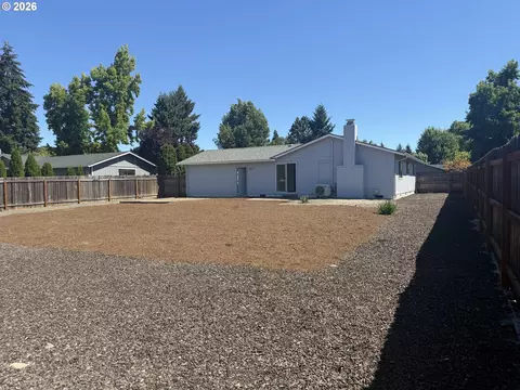 Exterior - 4478 Hilton Dr, Eugene, OR 97402 photo 8 of 17