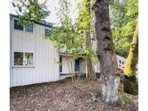 2219 Hawkins Ln, Eugene, OR 97405 photo 1