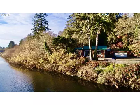 99268 Winchuck River Rd, Brookings, OR 97415