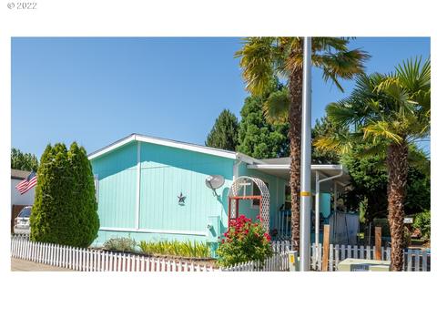 172 Trout Loop, Roseburg, OR 97471