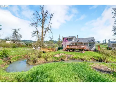 31296 Kenady Ln, Cottage Grove, OR 97424