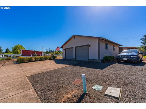 415 N Birch St, Yoncalla, OR 97499