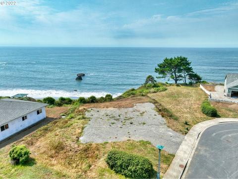 97912 Sea Court Ln #7, Brookings, OR 97415