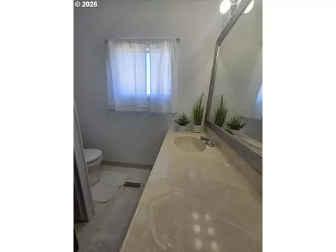 2902 E 2nd St #19, Newberg, OR 97132 photo 12
