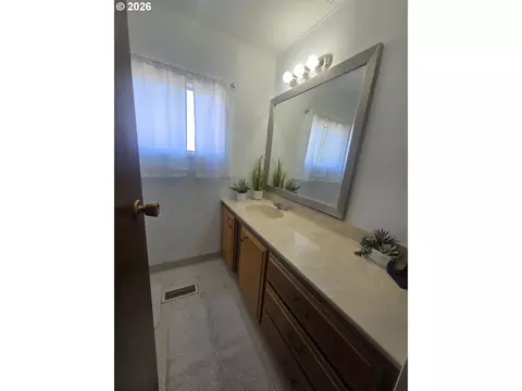 2902 E 2nd St #19, Newberg, OR 97132 photo 11