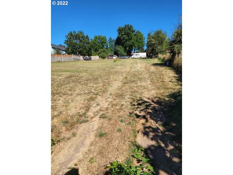 Shady Meadow Ct, Happy Valley, OR 97086