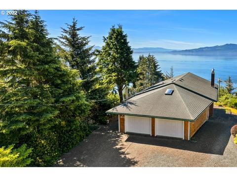 103 Fourteenth St, Garibaldi, OR 97118