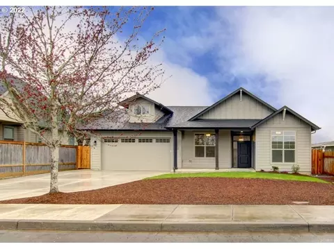 2490 Lenore Dr, Eugene, OR 97404 photo 1