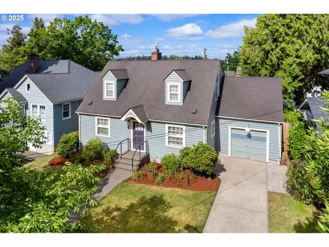 1944 Alder St, Eugene, OR 97405