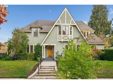2807 NE Brazee St, Portland, OR 97212