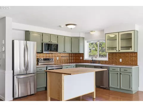 28821 Royal Ave, Eugene, OR 97402 photo 18
