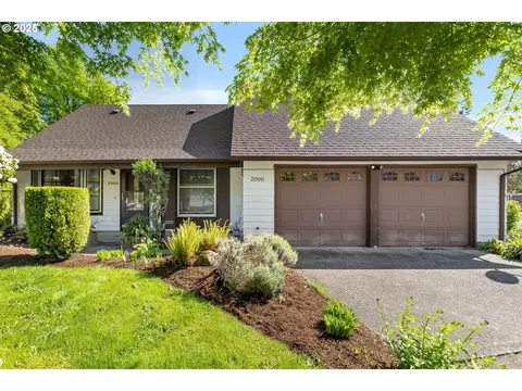 2000 NE Juniper Ct, Gresham, OR 97030