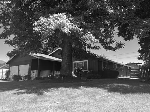 2833 Tulip St, Eugene, OR 97408 photo 1