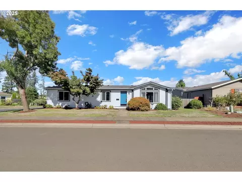 520 Kathleen Dr, Cottage Grove, OR 97424