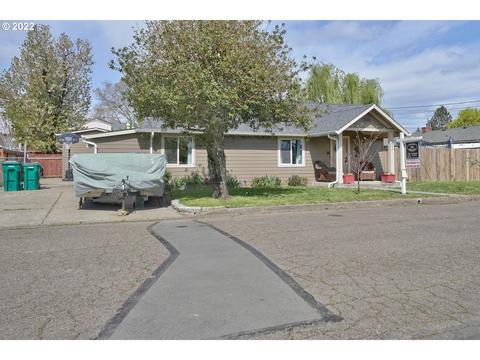 1407 E 10th St, Newberg, OR 97132 photo 1