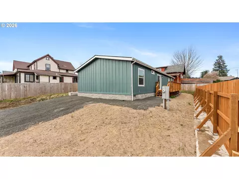 360 E 6th St E, Coquille, OR 97423