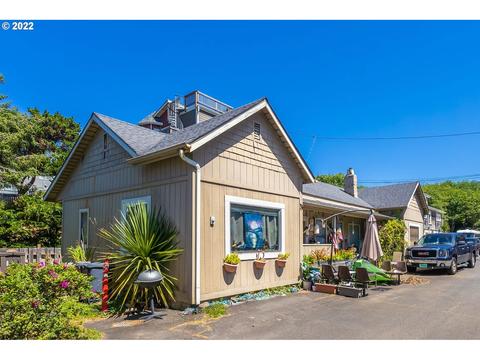 533 SW 34th St, Lincoln City, OR 97367