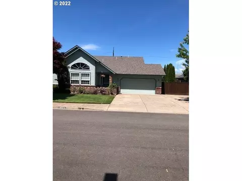 1800 Ridgley Blvd, Eugene, OR 97401 photo 1