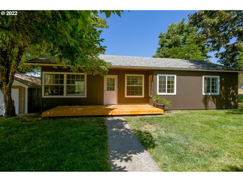 205 SW Ruckel St, Cascade Locks, OR 97014 photo 1