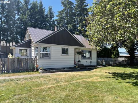210 NW 10th Ave, Estacada, OR 97023 photo 1