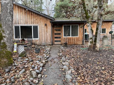1343 Crest Dr, Eugene, OR 97405 photo 1