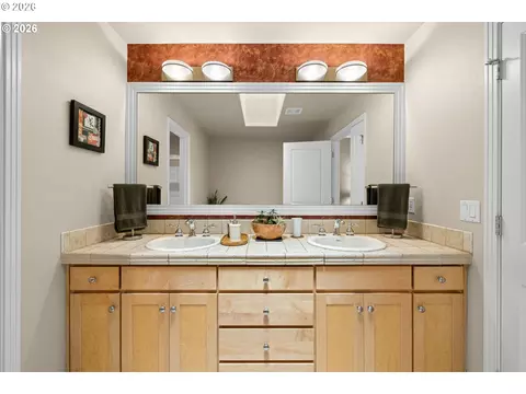 2288 Saint Moritz Loop, West Linn, OR 97068 photo 3