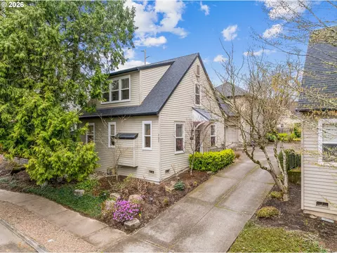 121 Wilbur St, Lake Oswego, OR 97034