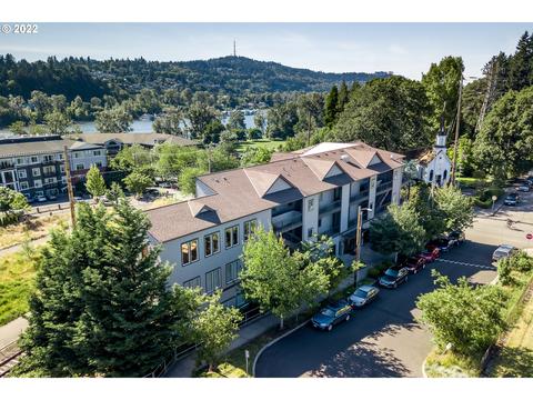 8065 SE Grand Ave #202, Portland, OR 97202