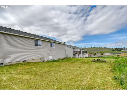 Exterior - 921 SW Nye Ave, Pendleton, OR 97801 photo 7 of 8