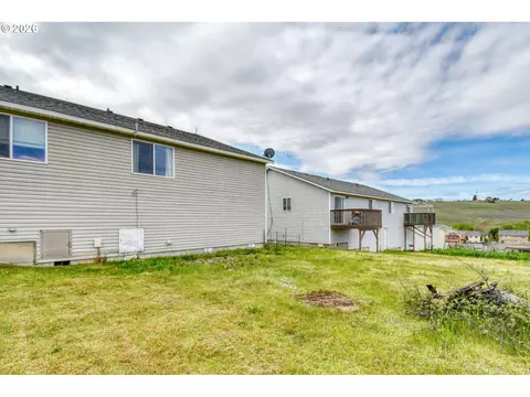 Exterior - 921 SW Nye Ave, Pendleton, OR 97801 photo 6 of 8