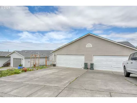 Exterior - 921 SW Nye Ave, Pendleton, OR 97801 photo 3 of 8