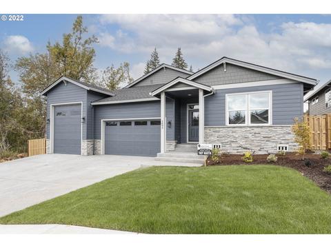 1426 NE Christine St, Estacada, OR 97023