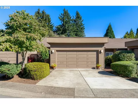 1261 Spyglass Dr, Eugene, OR 97401