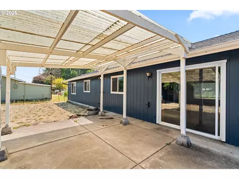 Exterior - 922 Williams St, Eugene, OR 97402 photo 1 of 3