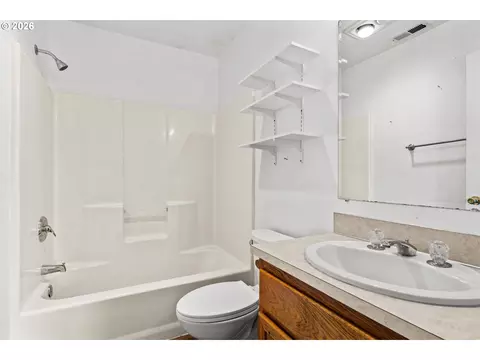 Bath - 922 Williams St, Eugene, OR 97402 photo 1 of 2