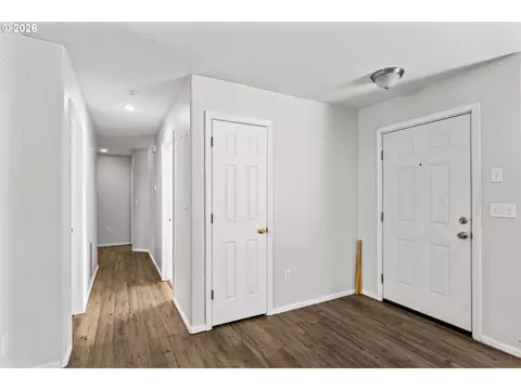Entry Way - 922 Williams St, Eugene, OR 97402 photo 1 of 1