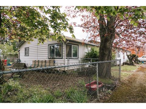 2731 E St, Hubbard, OR 97032 photo 1