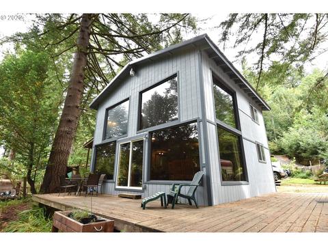 96340 Silverwood Ln, Lakeside, OR 97449