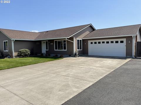 1055 Cedar Loop, Lakeside, OR 97449 photo 1