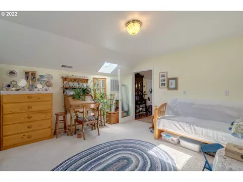 Bedroom - 38376 Hood St, Sandy, OR 97055 photo 1 of 1