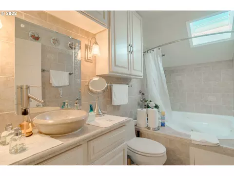 Bath - 38376 Hood St, Sandy, OR 97055 photo 1 of 1