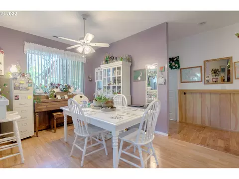 Dining - 38376 Hood St, Sandy, OR 97055 photo 1 of 2