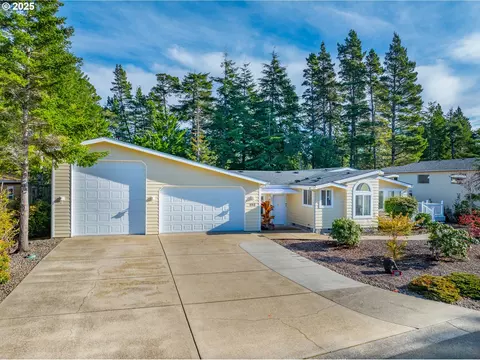 852 Munsel Creek Loop, Florence, OR 97439