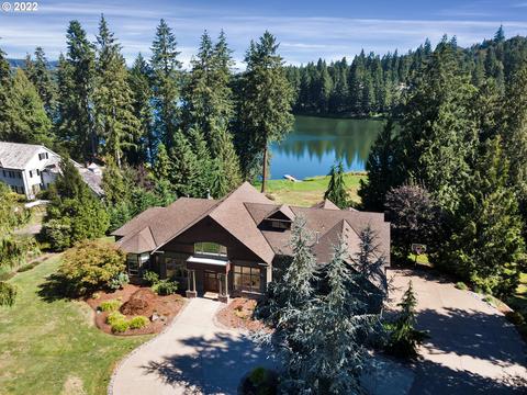 20382 S Driftwood Dr, Oregon City, OR 97045