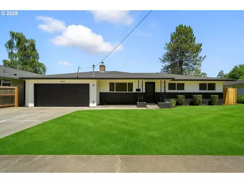 1415 E 7th St, Newberg, OR 97132